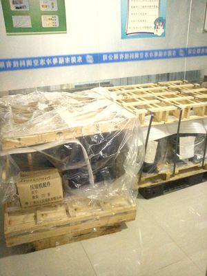 máy nén cuộn hitachi màu đen nhiệt độ thấpL1000EL-180C3   Tủ đông nhiệt độ thấp đặc biệt và kho lạnh