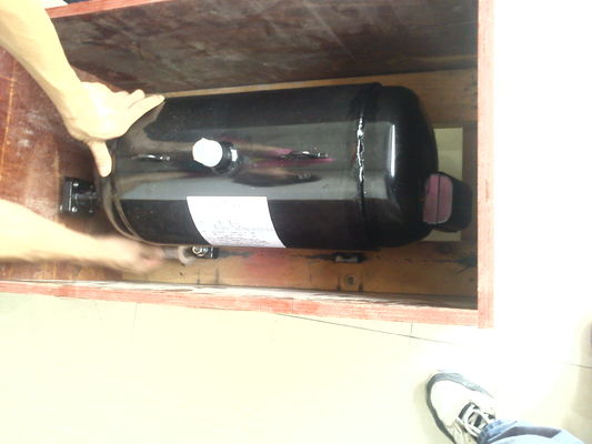 máy nén cuộn hitachi màu đen nhiệt độ thấpL1000EL-180C3   Tủ đông nhiệt độ thấp đặc biệt và kho lạnh