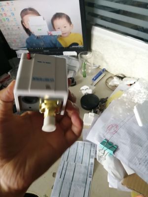 Hitachi phụ kiện máy làm mát loại vít công tắc áp suất caoG7D06955F